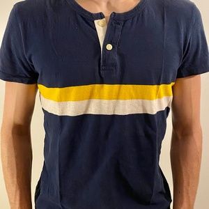 AE Short Sleeved Button Up Shirt SZ S